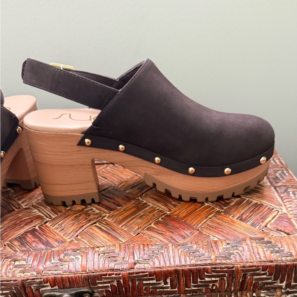 SUGAR Claudia Gold Studded Brown Faux Suede Slingback Heeled Clogs-Size 6M - Picture 7 of 10